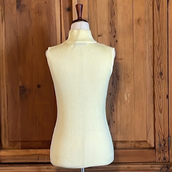 Dana Buchman Pale yellow ribbed sleeveless mock neck sweater Sz. S - Picture 5 of 13